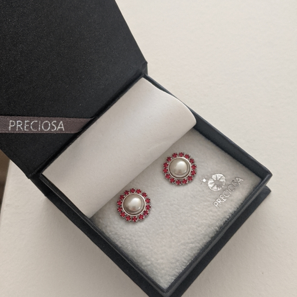NIB Preciosa Czech glass pearl studs